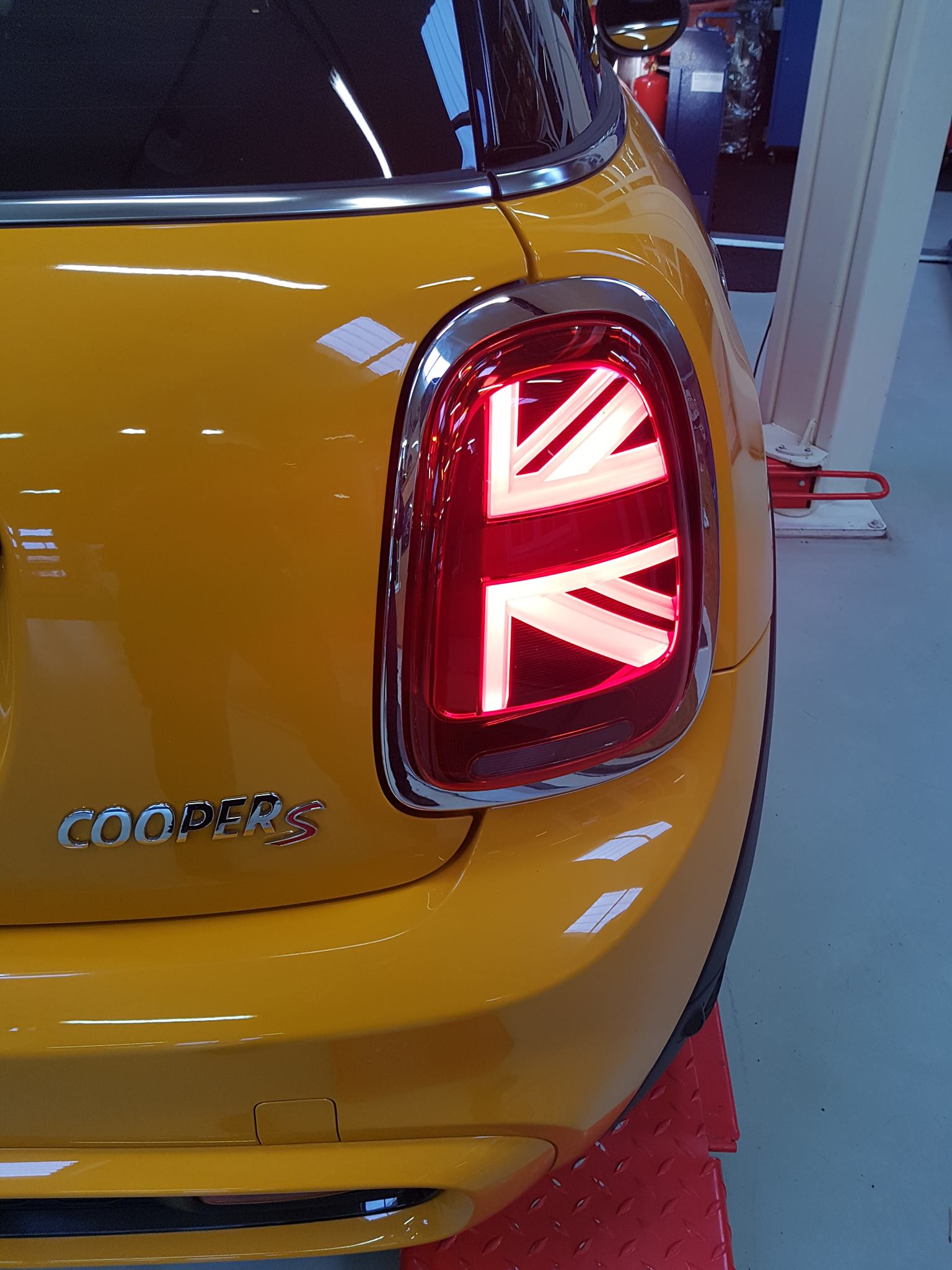 F56 lamp detail